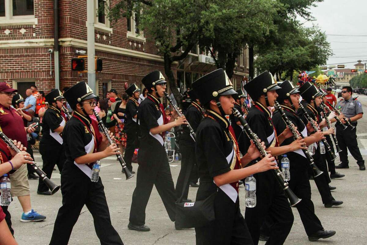 Battle of Flowers parade takes over San Antonio for Fiesta