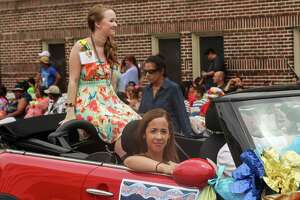 Battle of Flowers parade takes over San Antonio for Fiesta