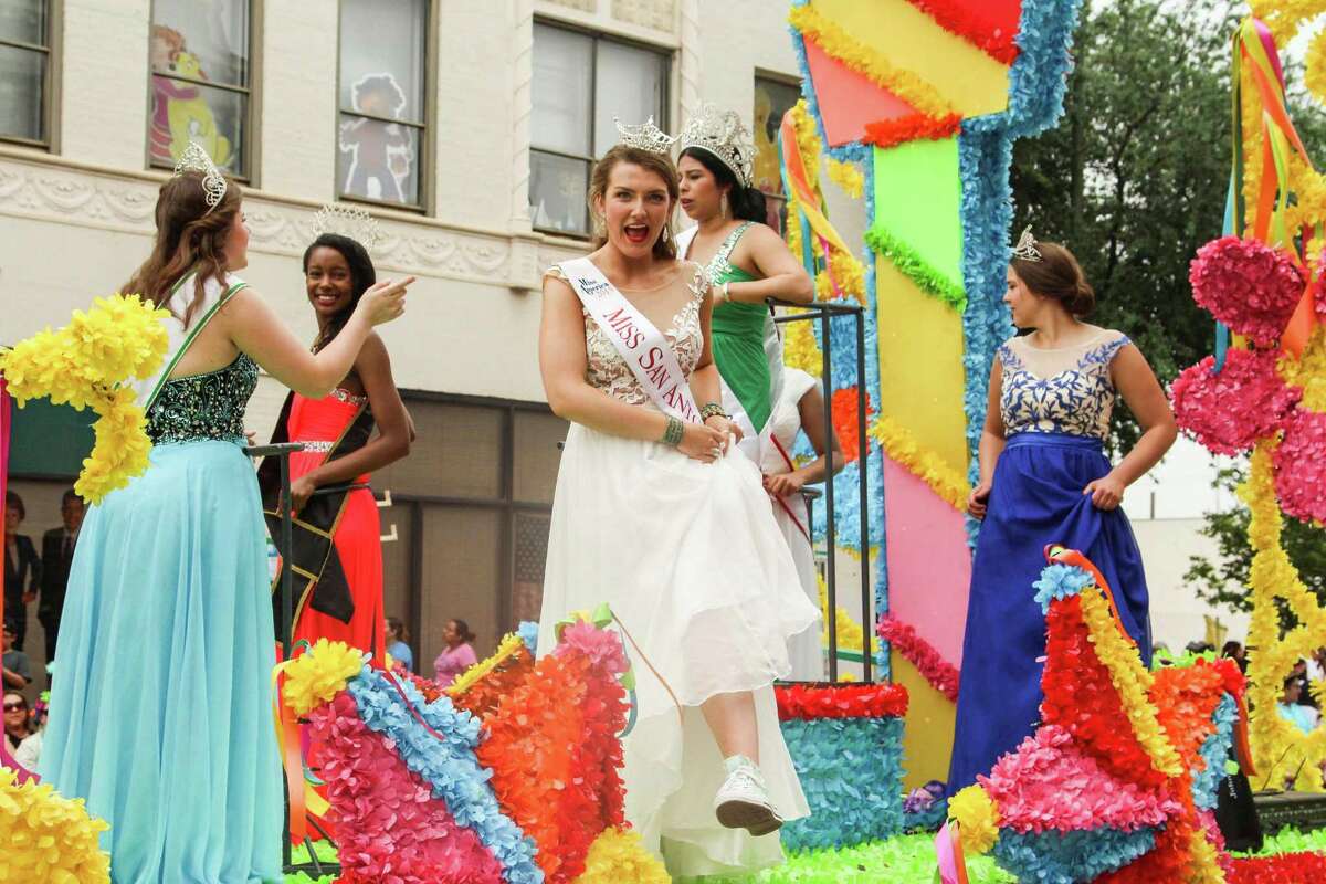 Battle of Flowers parade takes over San Antonio for Fiesta