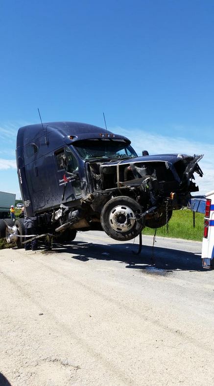 Multi Vehicle Crash Including Garbage Truck Three Big Rigs Slows Traffic On Interstate 10 7052