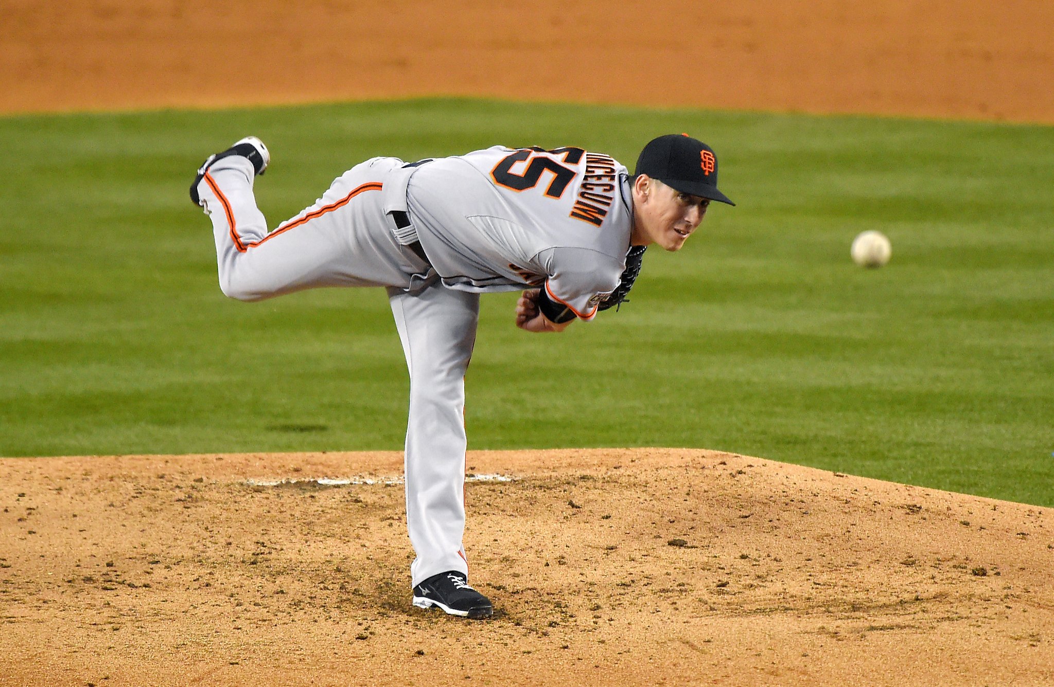 Giants spring training: Lincecum looking like a starter under