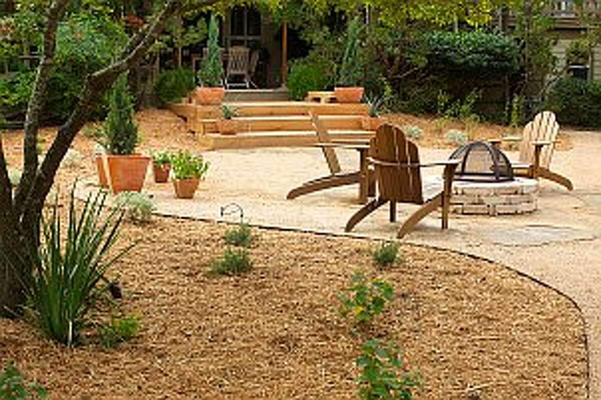Homeowners in Hollywood Park created outdoor living areas when they converted their lawn to a watersaver landscape. Their landscape will be featured on the 2014 Watersaver Landscape Tour on Oct. 4.