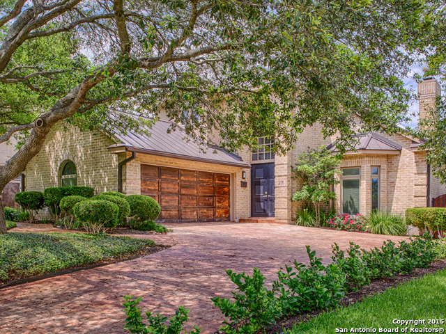 15 San Antonio homes with awesome backyards