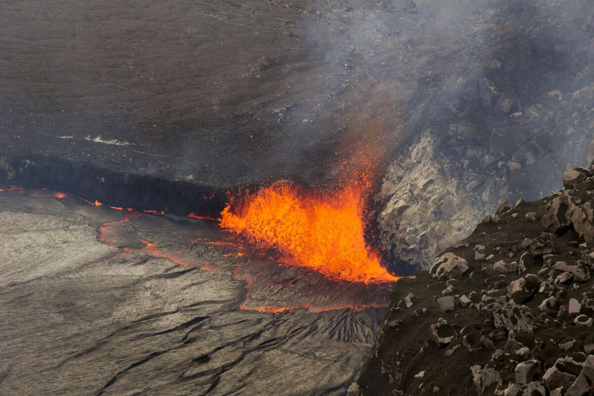 Volcanoes may have helped asteroid kill dinosaurs