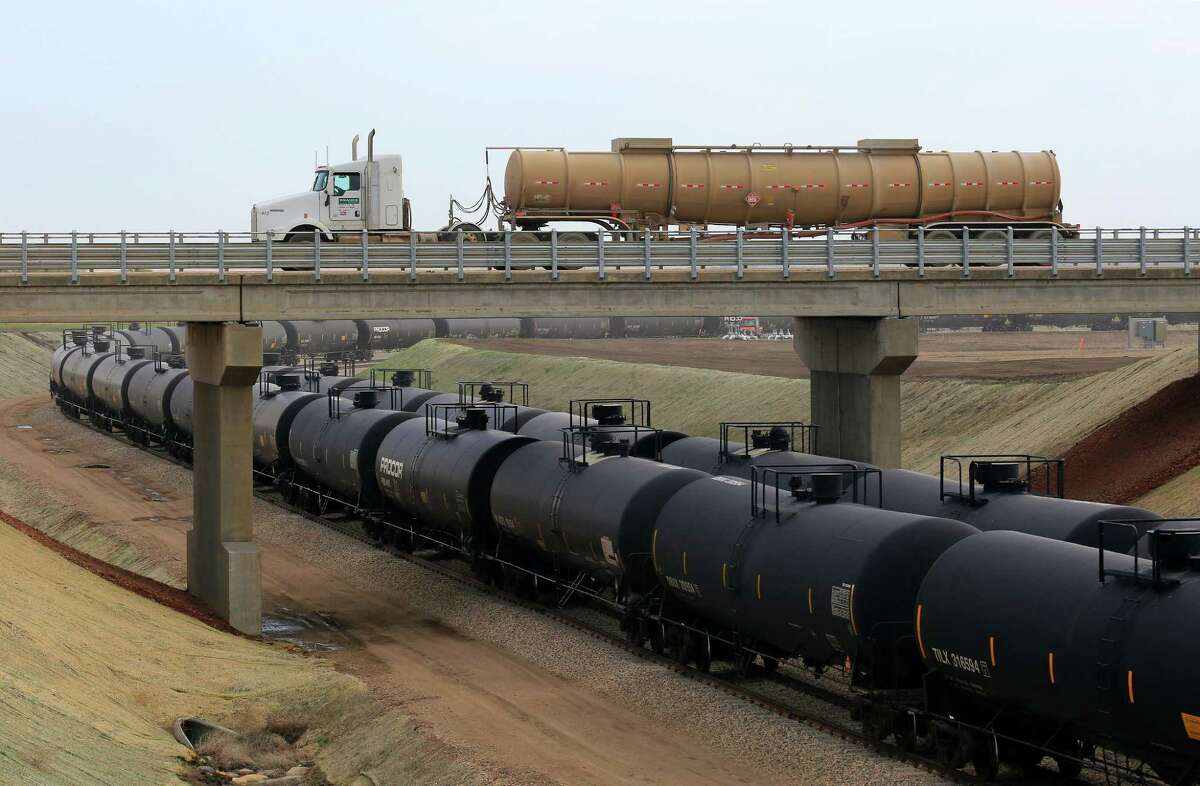 New rules for oilhauling tank cars