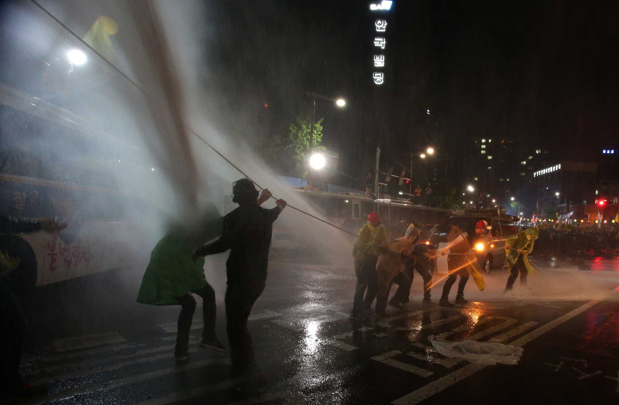 Thousands Of South Koreans Protest Over Seoul Labor Policies