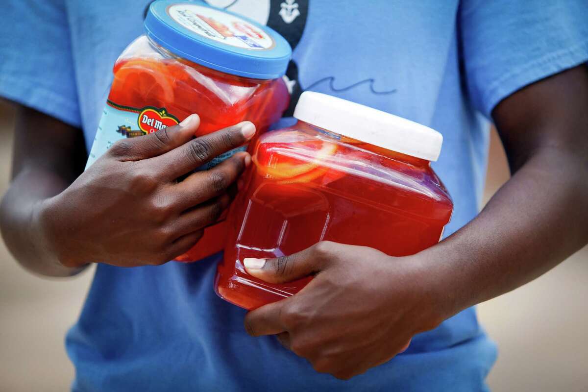 Houston youth turn Lemonade Day into life lesson