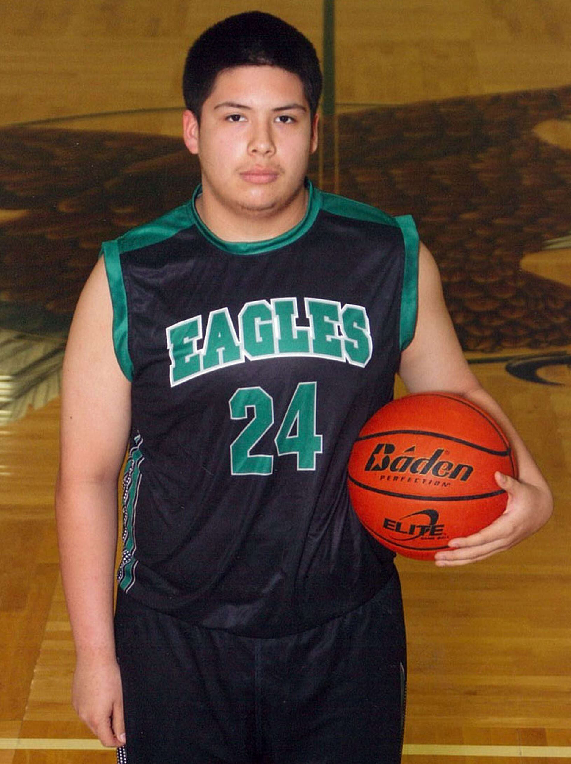 Flintridge Prep boys' basketball downs top-ranked South Pasadena in overtime, image size:1920x2567