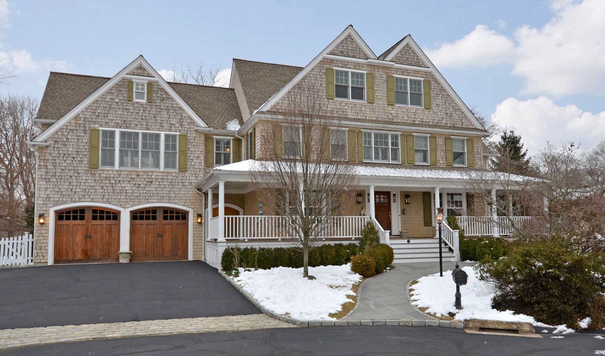 For sale Nantucketstyle home has prime location