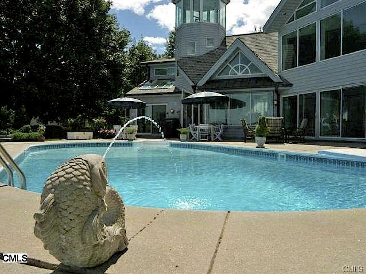 Celebrity homes' swimming pools from around the world