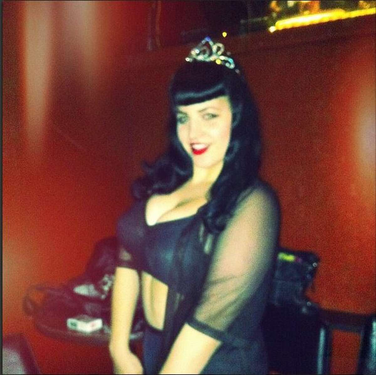 San Antonio nightclub crowns hottest Bettie Page Look-alike.