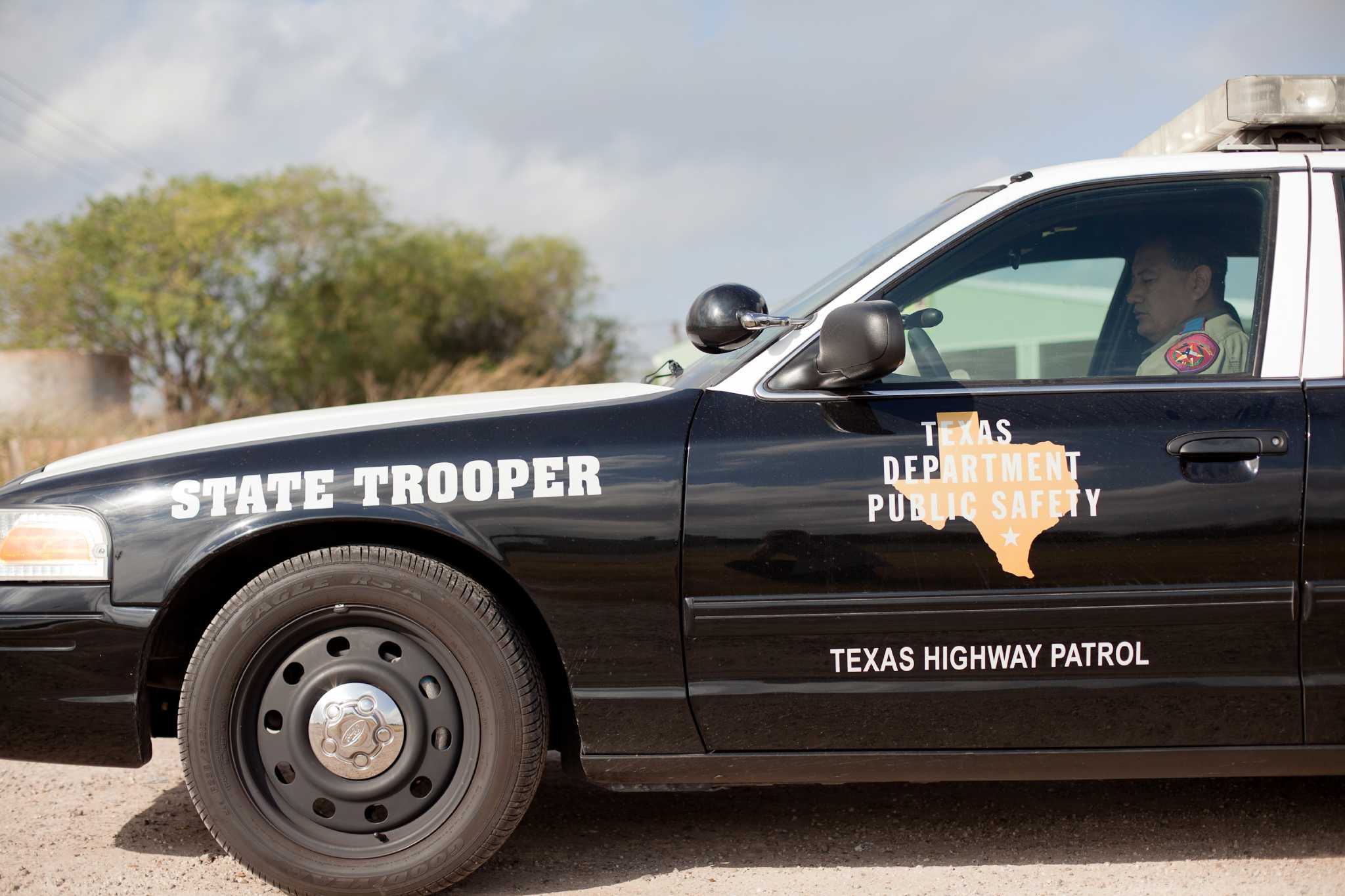 LPT For Texans: ALL LAW ENFORCEMENT VEHICLES IN TEXAS (besides detectives  and narc teams) ARE REQUIRED TO RUN ALL NUMBER PLATES. That includes ghost  graphics cop cars. So if you see an