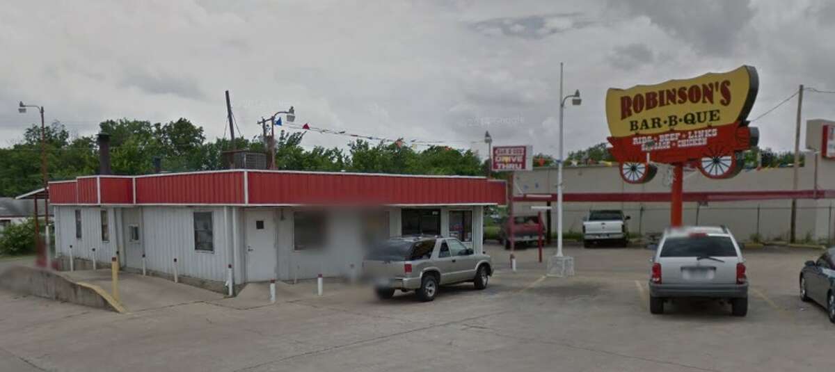 Robinson's BBQ Located in Fort Worth, Robinson's is seen as a "hole in the wall" with Kansas-style barbecue. The most raved about menu items include the bolo sandwich and ribs.