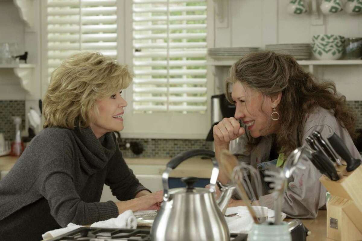 “Grace and Frankie” stars Jane Fonda and Lily Tomlin don’t act their age.