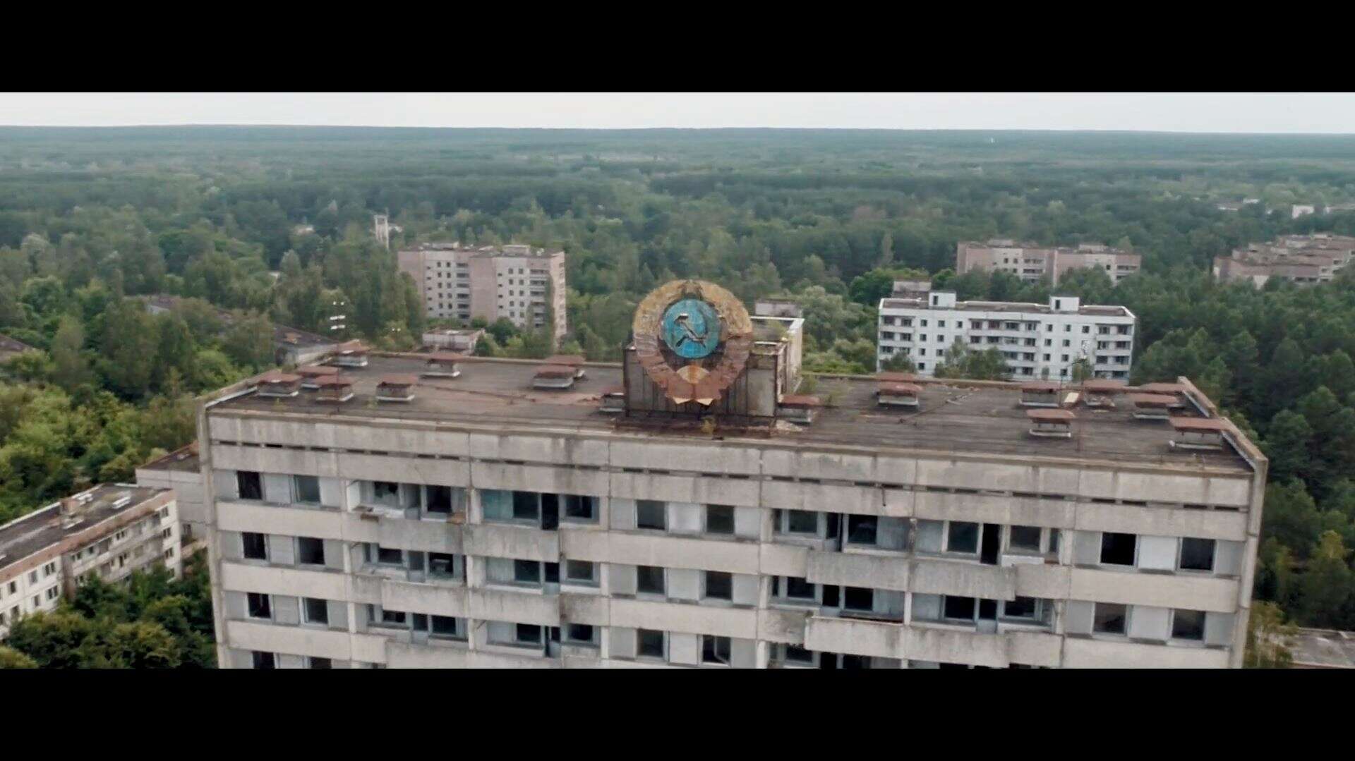 What is North Korea building in the area of the destroyed cooling tower