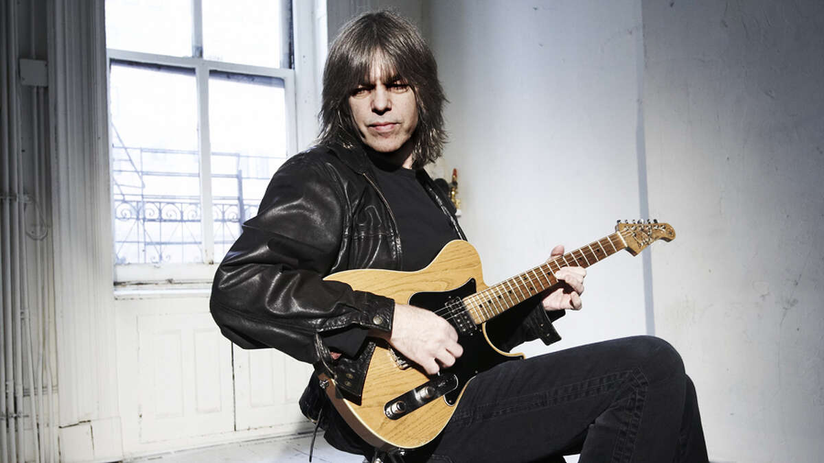 Mike Stern at Madison Theater