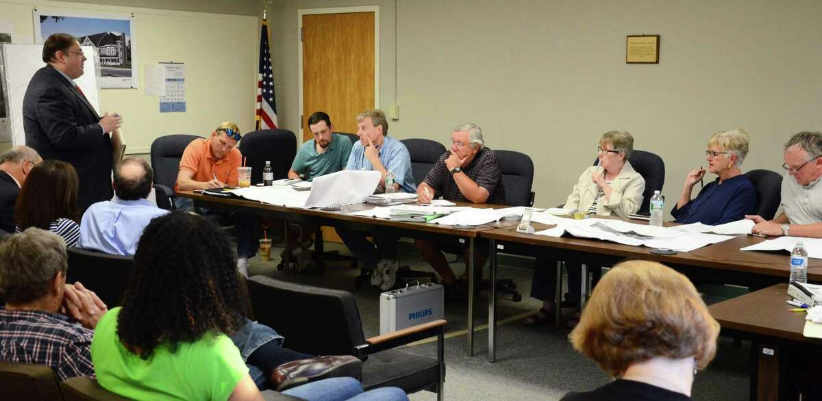 Bethel commission throws crematorium plan in doubt