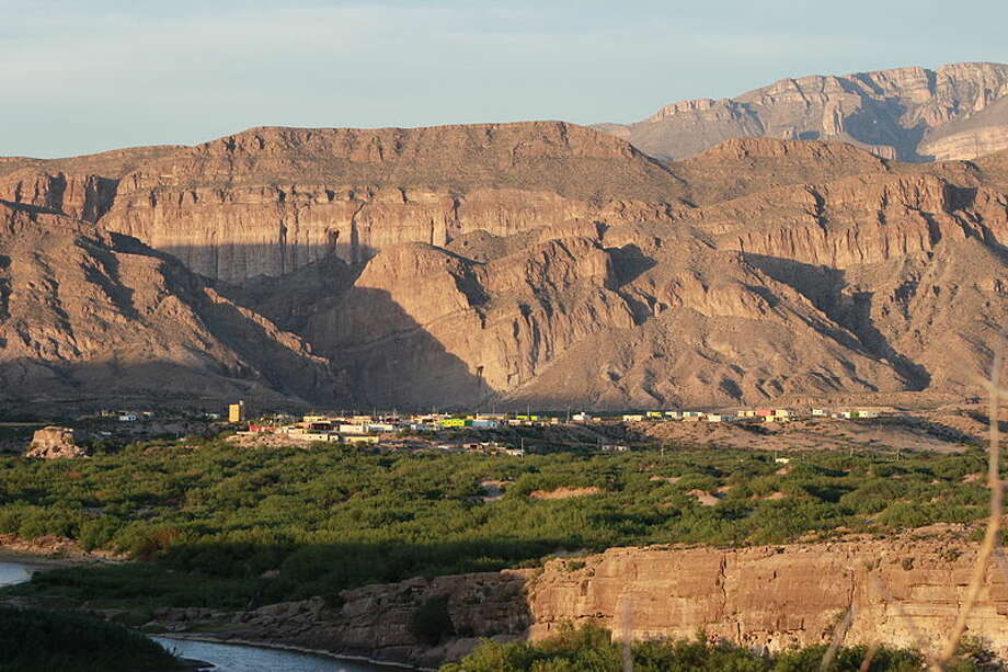 Border blurs between Big Bend National Park and Mexican pueblo - SFGate