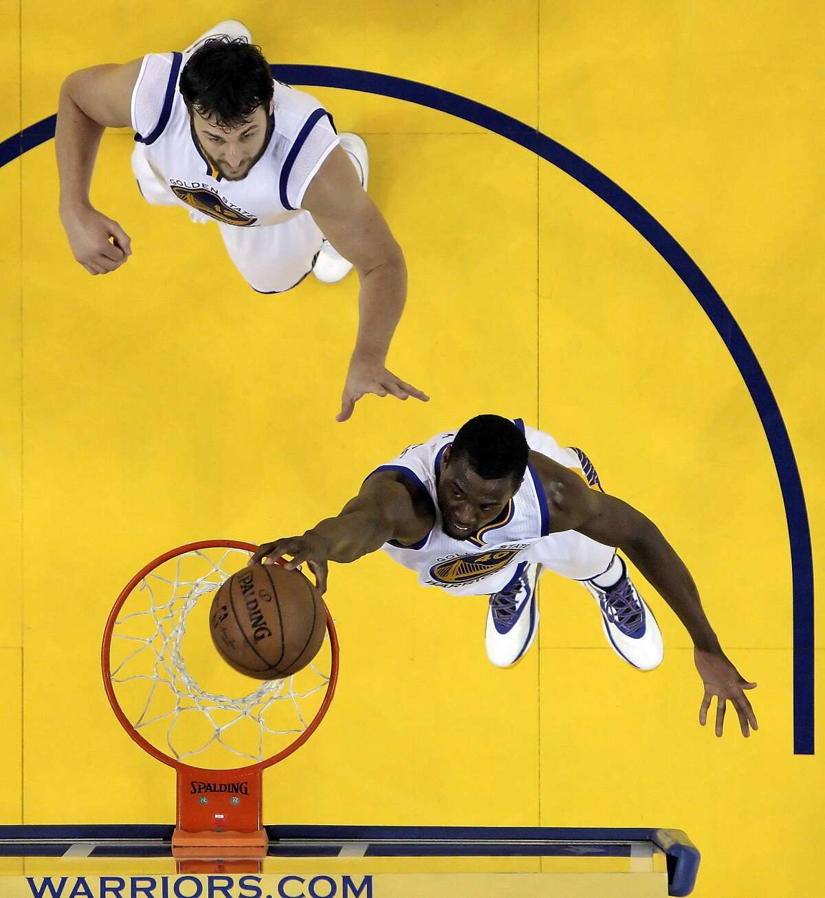 Harrison Barnes (40) dunks in the first half. The Golden State Warriors played the Memphis Grizzlies in Game 5 of the Western Conference Semifinals at Oracle Arena in Oakland, Calif., on Wednesday, May 13, 2015. The Warriors defeated the Grizzlies 98-78.