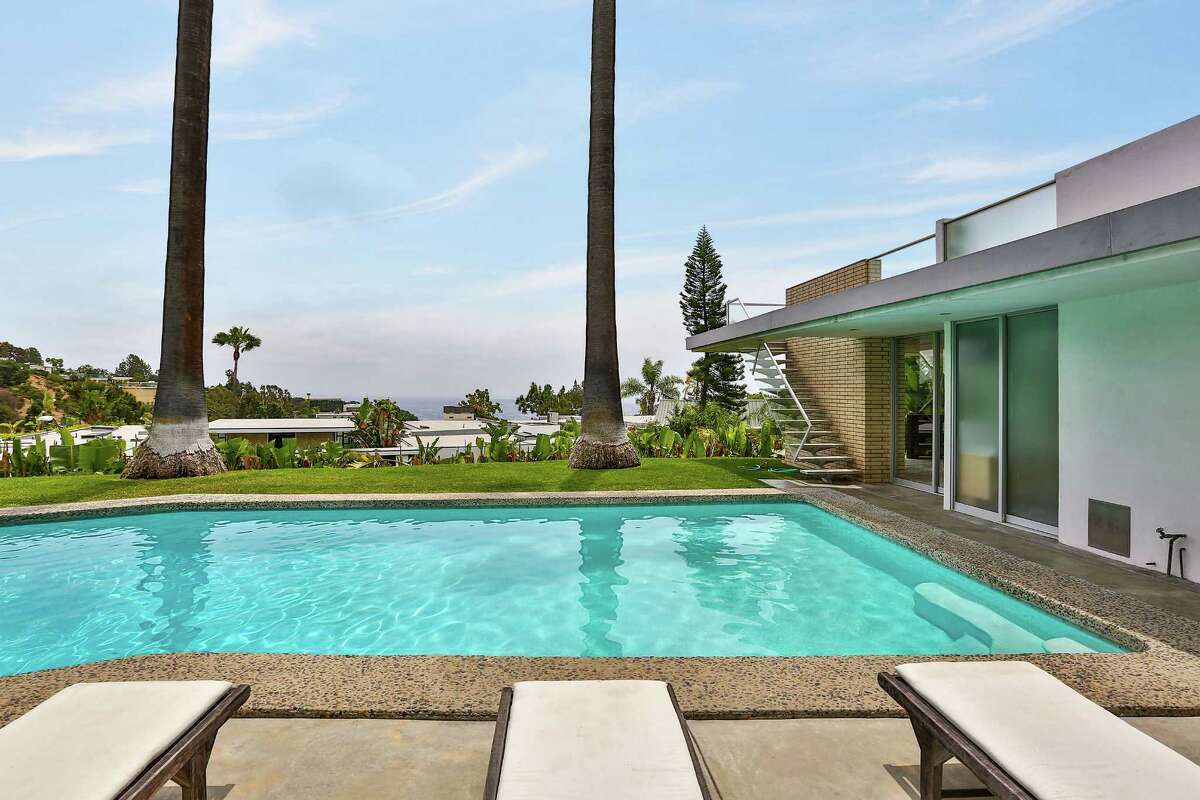 Howard Hughes' Beverly Hills home up for sale