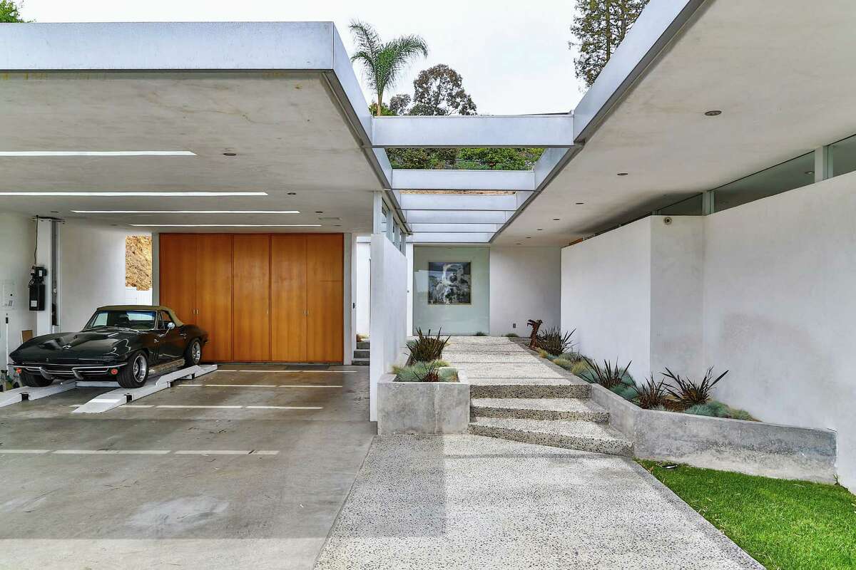 Howard Hughes' Beverly Hills home up for sale