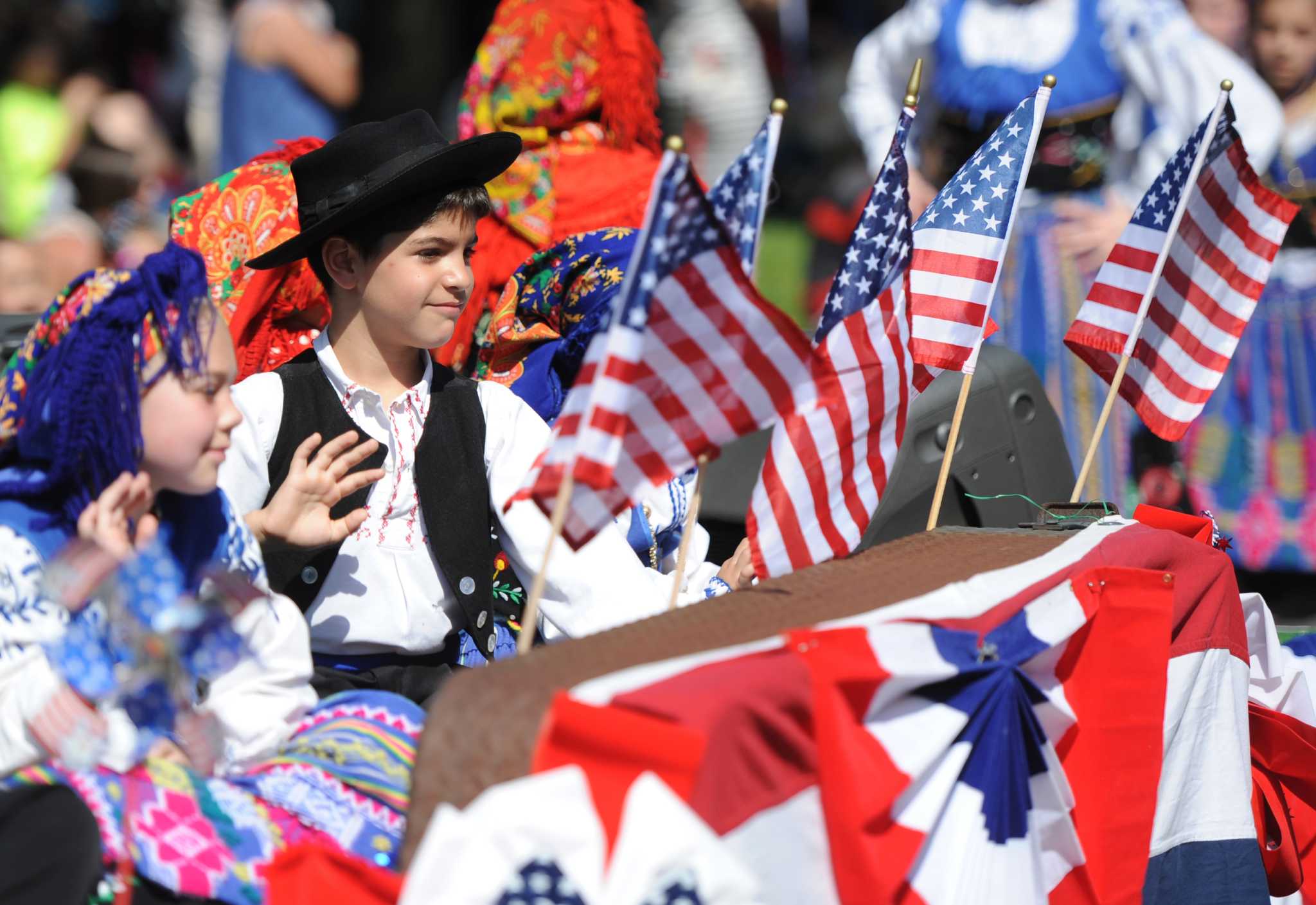 Memorial Day weekend events kick off unofficial start to summer