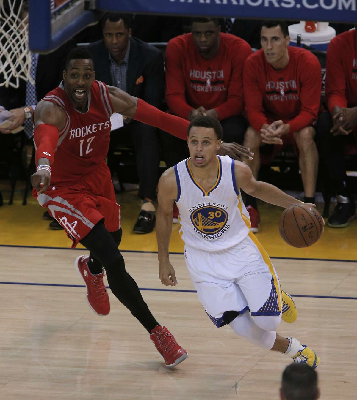 Splash Brothers' defense helps Warriors hold off Rockets in Game 2