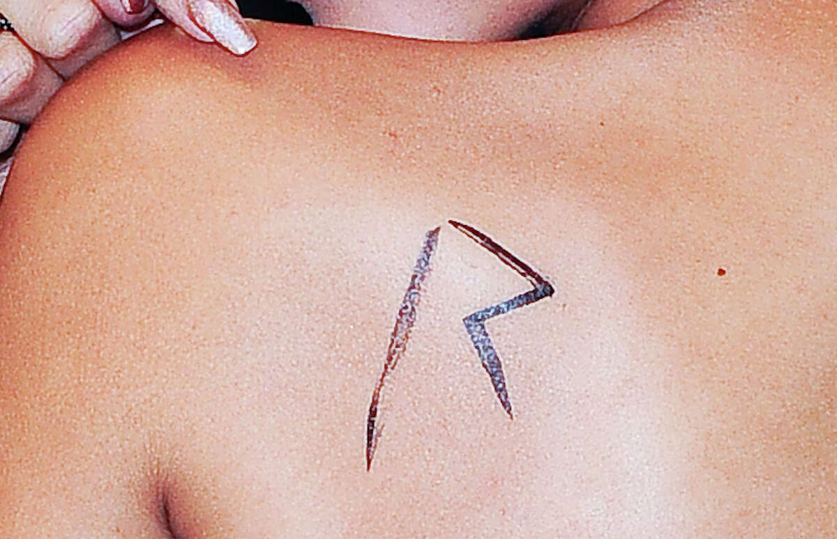 LeAnn Rimes’ new tattoo causing controversy with fans