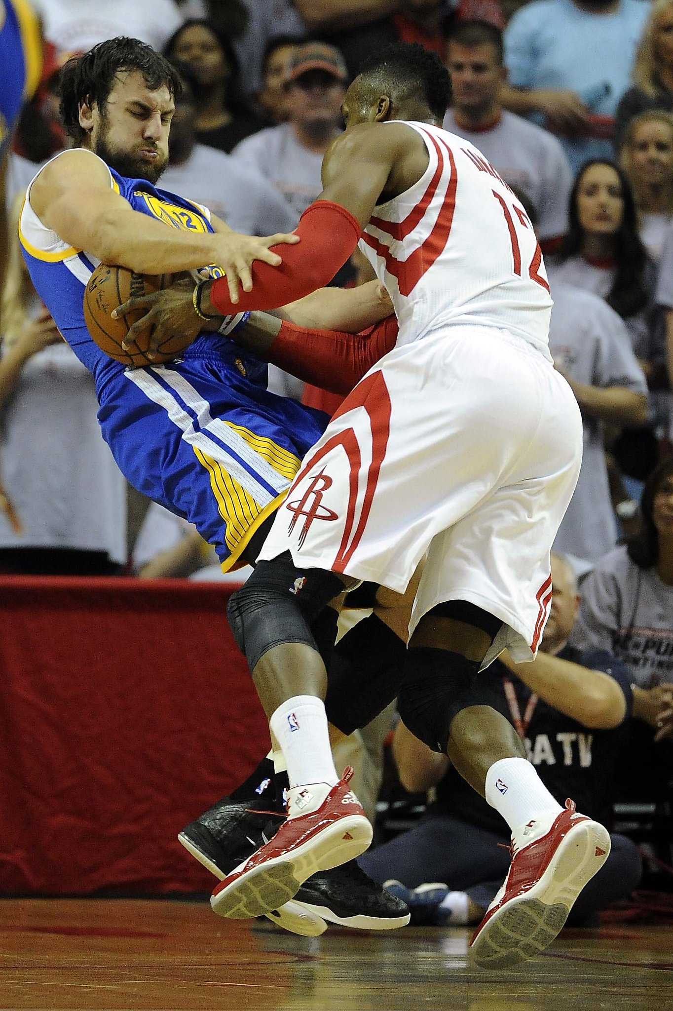 Warriors’ Curry floats like a butterfly and stings with his 3s