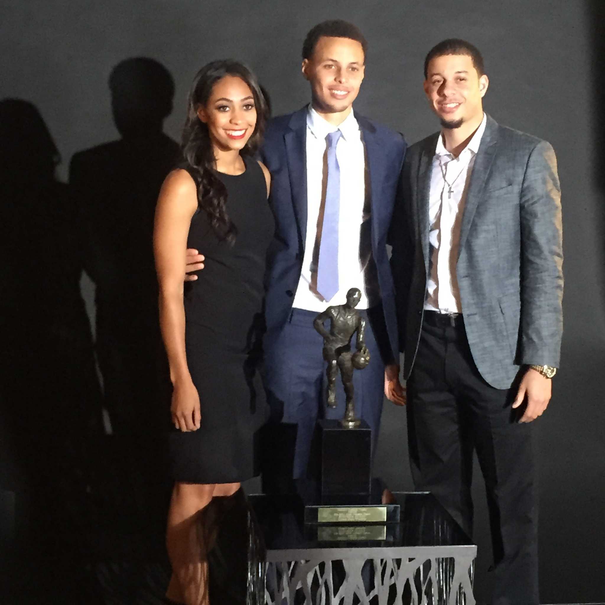 Curry's siblings bonds rooted in backyard balling, 'girlie' movies