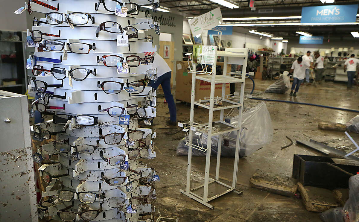 Flooding death toll rises