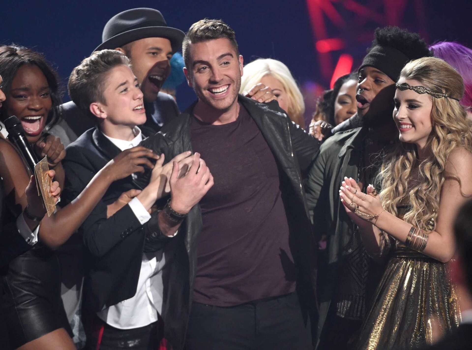 American Idol winner signing album in Milford