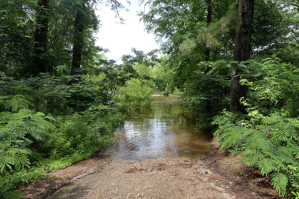 Residents encouraged to flee as Neches River rises