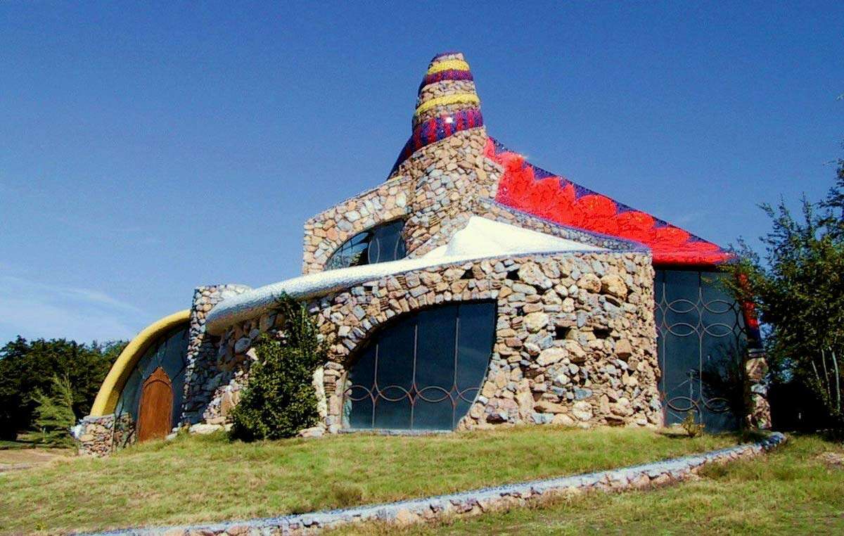 A Look Inside Sculptor Robert Bruno S Legendary Steel House In Texas