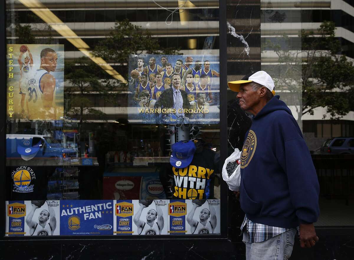 Normally competitive, S.F., Oakland unite in love for Warriors