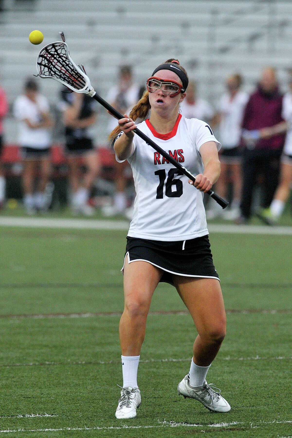 New Canaan girls lacrosse dominates Windsor