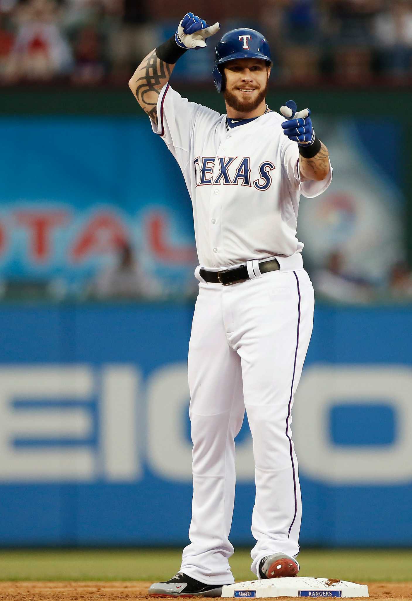 Rangers release Josh Hamilton after another knee injury