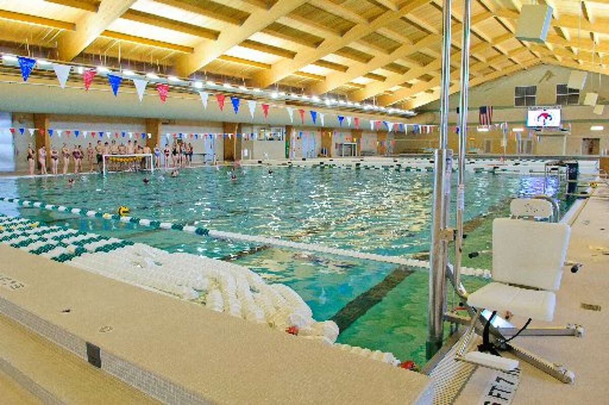 Pearland South Houston suburb offers shopping, signature barbecue and