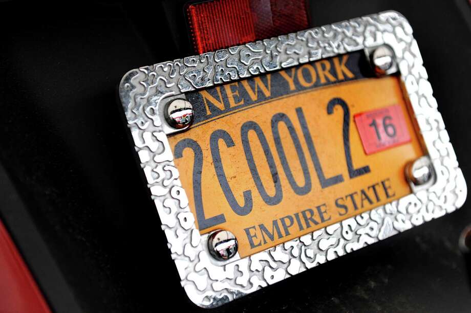 Getting There Dmv Addresses E License Plates And Colored Lights A Reader Wants To Know Why He Had Replace License Plate Because The Paint