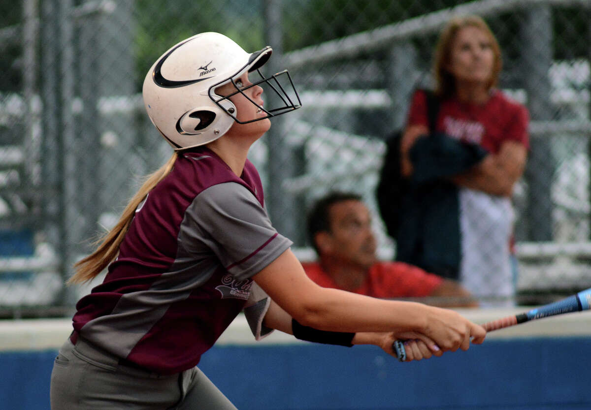 Show homers, fans 18 as East Bernard advances to 3A softball final