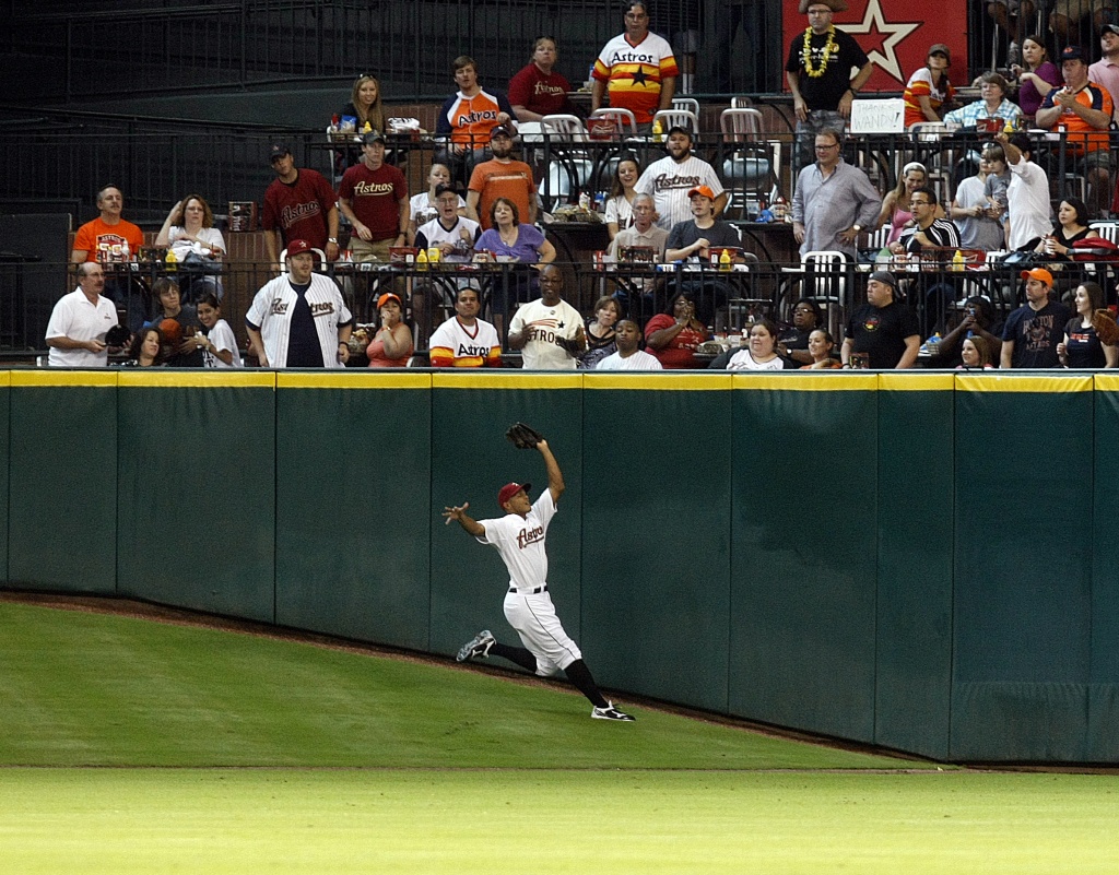 Astros unveil renovations to Minute Maid Park's center field