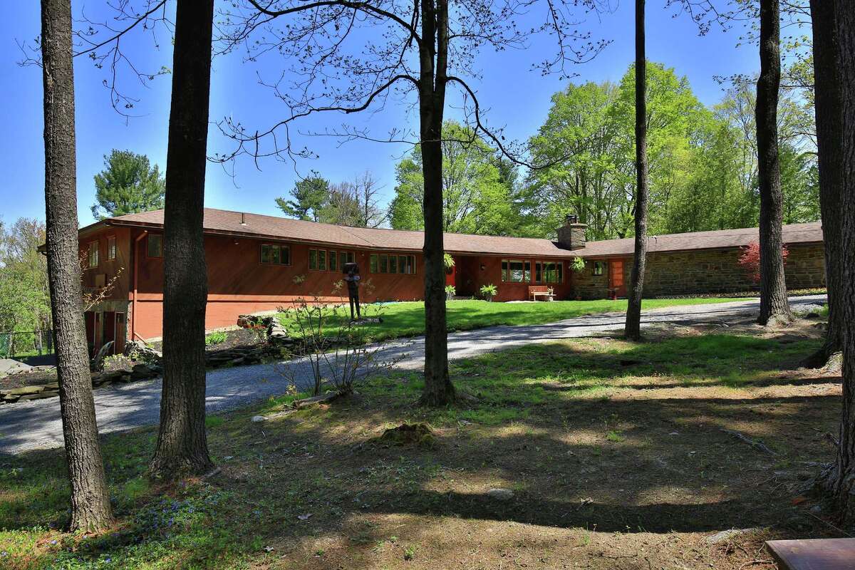 House of the Week Ranch in Niskayuna