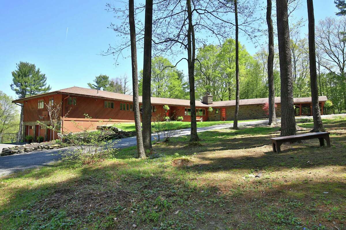 House of the Week Ranch in Niskayuna