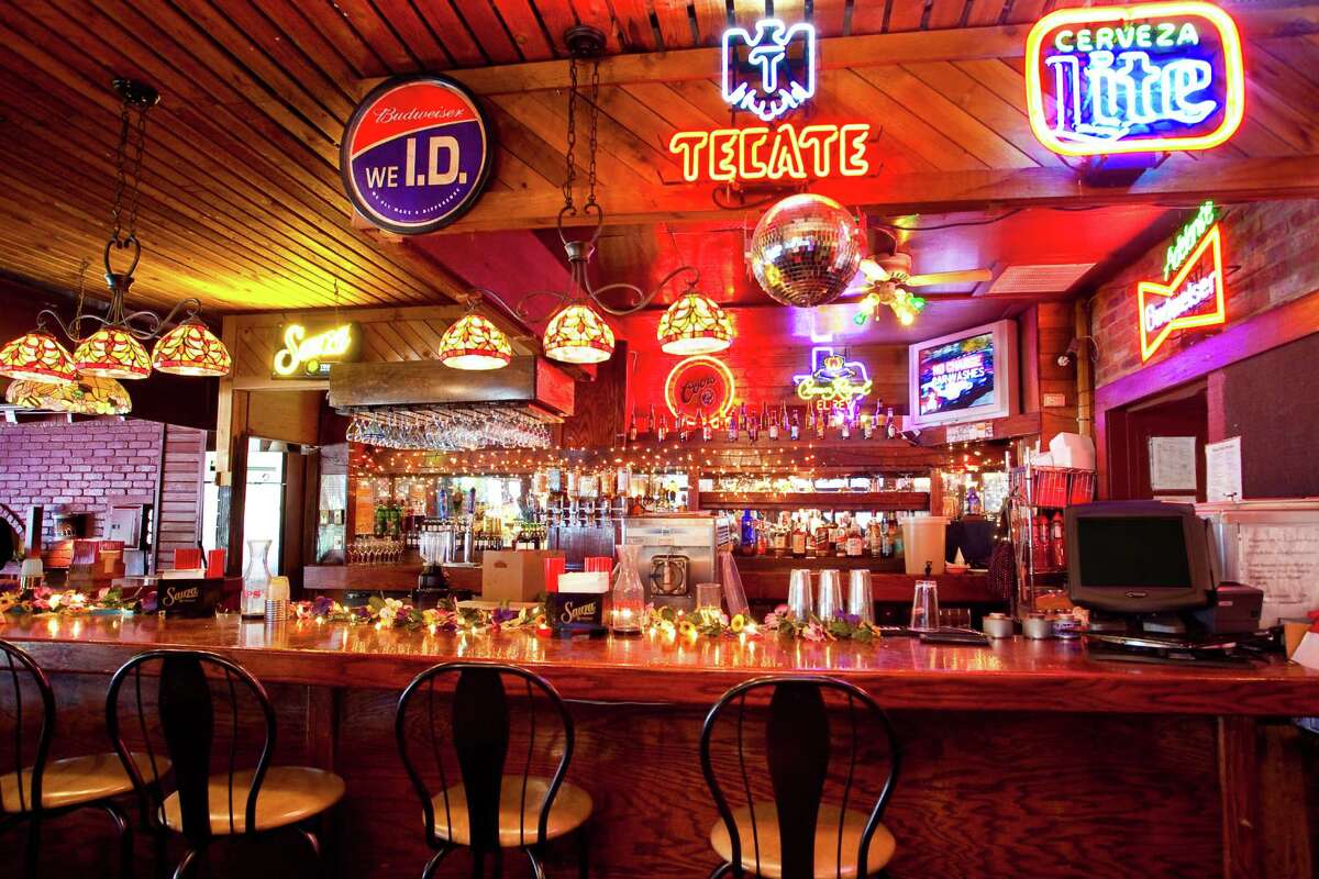 The bar of the Mexican restaurant Jacala.