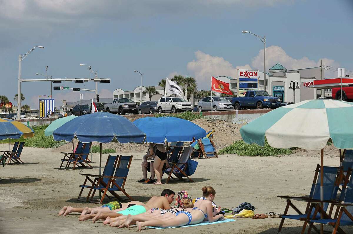 Private beach claim threatens Galveston resanding plan