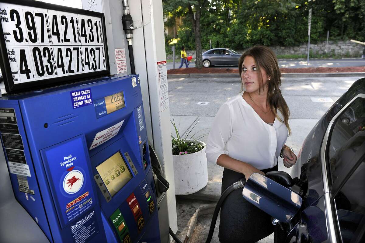 While we’ve seen lower gas prices earlier this year, it will still be cheaper to fill up your tank this July Fourth weekend than last year. “The average national savings is 89 cents per gallon from last year and some states are saving even more,” said Patrick DeHaan, GasBuddy’s senior petroleum analyst. “With gas prices the lowest they’ve been in years, this is the time to visit a place that is a little off the beckon path.” The average price of gas in Connecticut is $2.98; that’s $1.01 lower than last Independence Day.