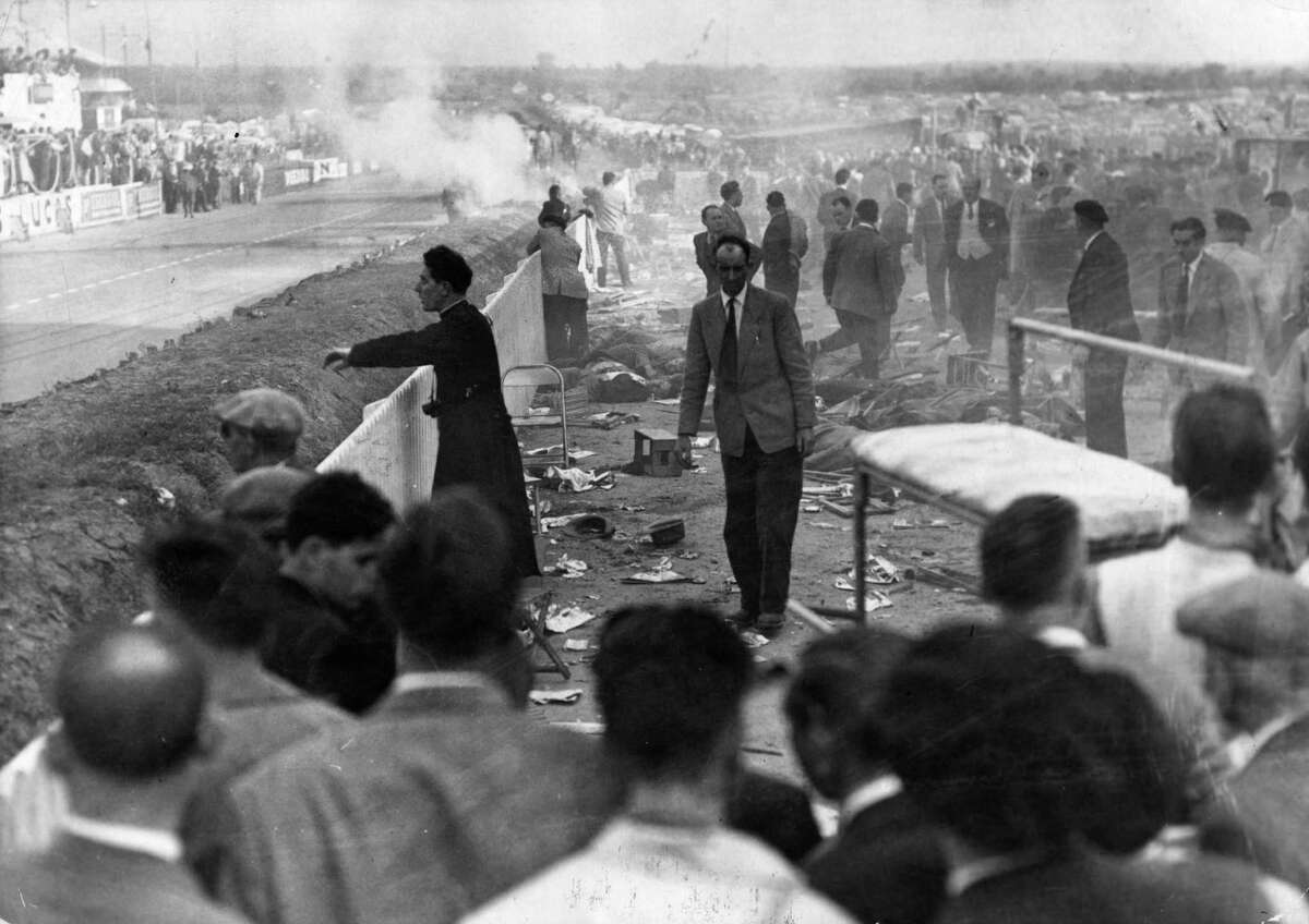 80+ killed in 1955 Le Mans race The deadliest day in auto racing history