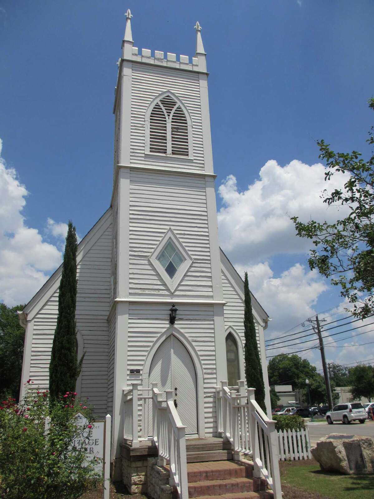 beautiful square, great shopping
