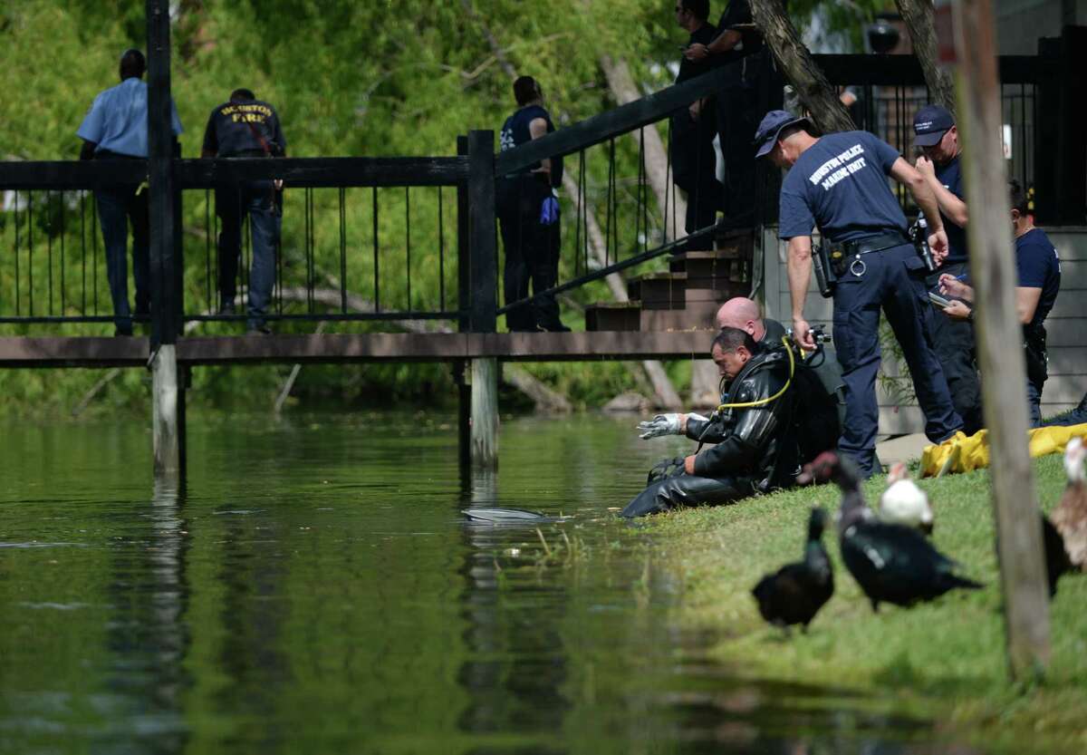 Man drowns in W. Houston lake, body recovered