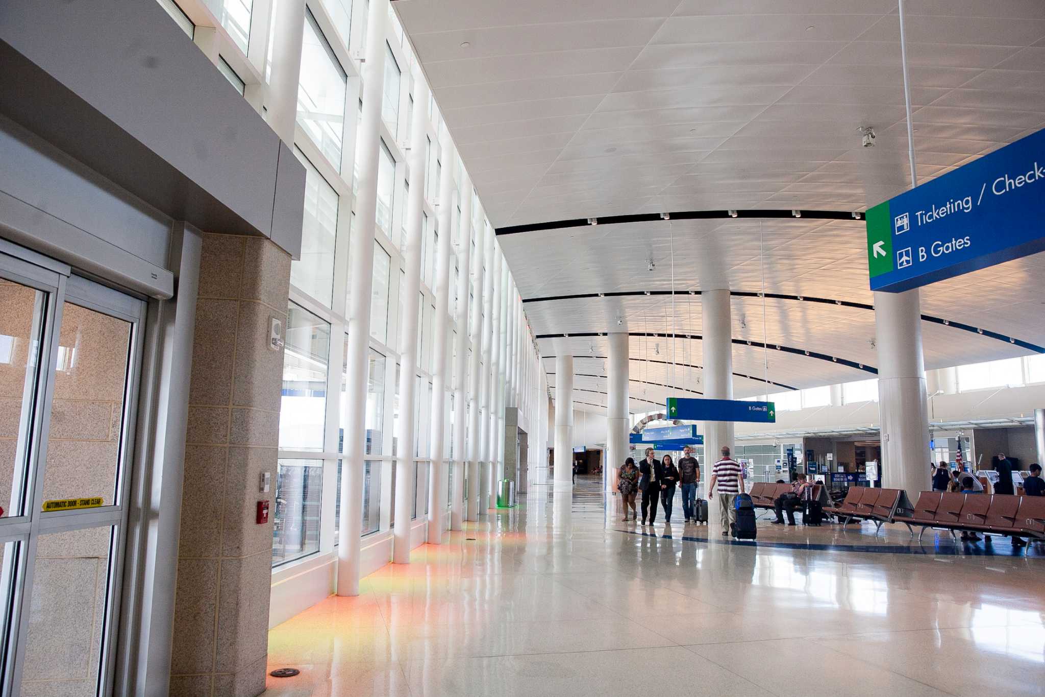 San Antonio International Airport receives nod for 3rd best customer